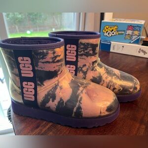 Youth size 5 Ugg boots